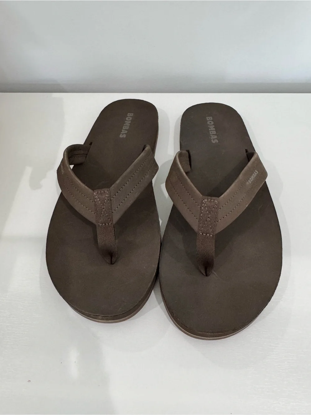 Bombas Chocolate Brown Thong Sandals size 10 men’s